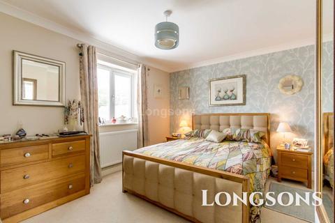 36 Oaks Drive, Necton, Swaffham, PE37 8LY