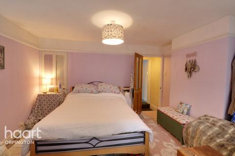 15 Hearns Road, Orpington, BR5 3NF
