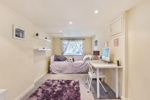 May Cottage Hedsor Road, Bourne End, SL8 5ES