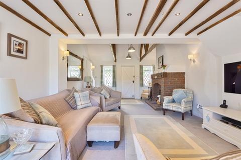 May Cottage Hedsor Road, Bourne End, SL8 5ES