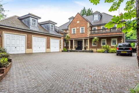 6 bedroom detached house to rent, Heath Rise, Wentworth, Surrey, GU25 4AX