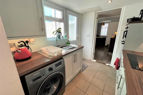 23 Whitfeld Road, Ashford, TN23 7TS