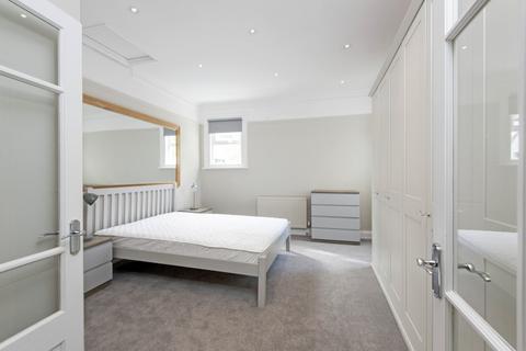 2 bedroom apartment to rent, Brodrick Road, SW17