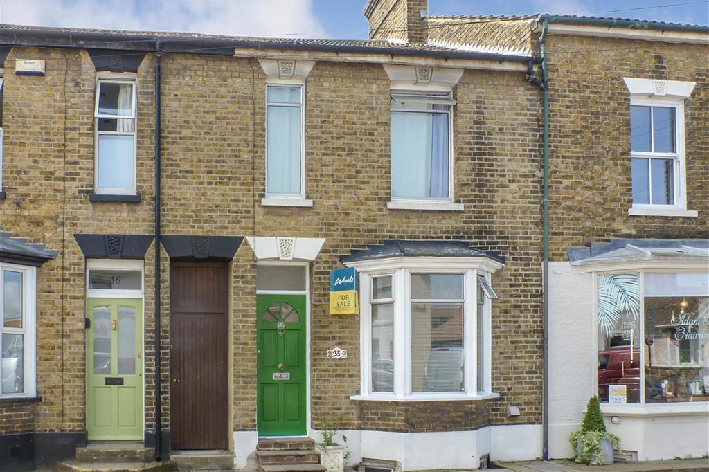 Stone Street, Faversham, Kent 2 bed end of terrace house £300,000