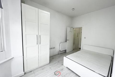 undefined, Warwick Road, Earls Court, London  SW5