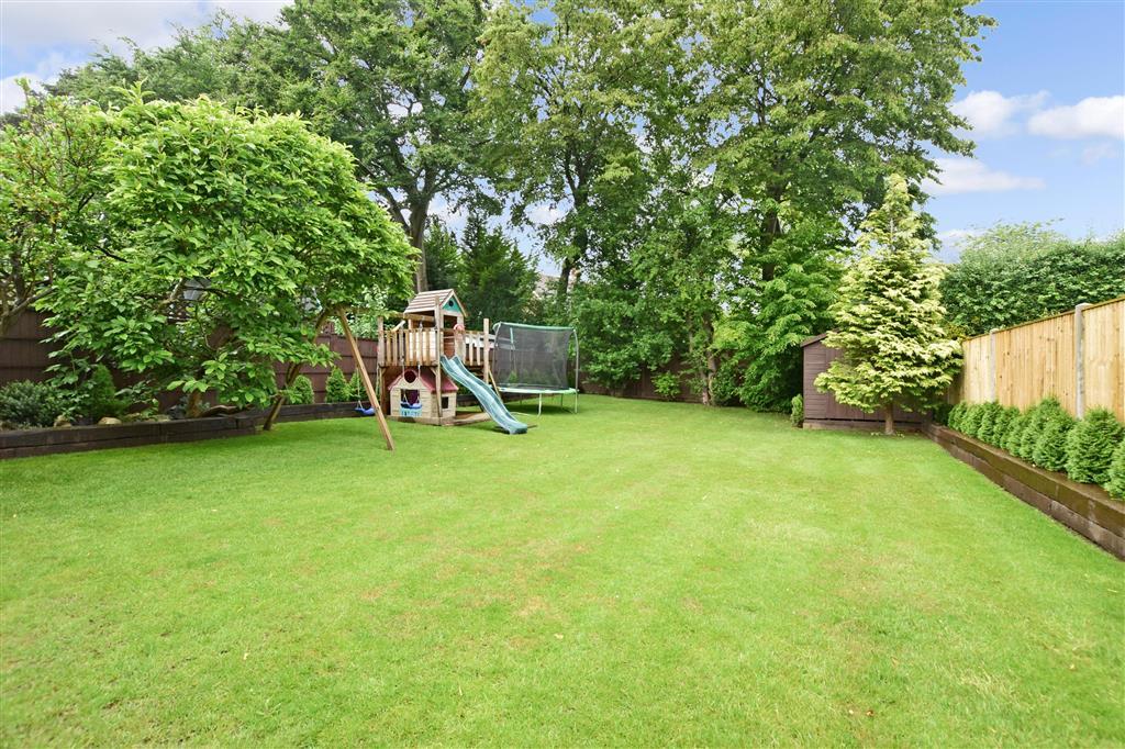 Priory Drive, Reigate, Surrey 4 bed detached house £885,000