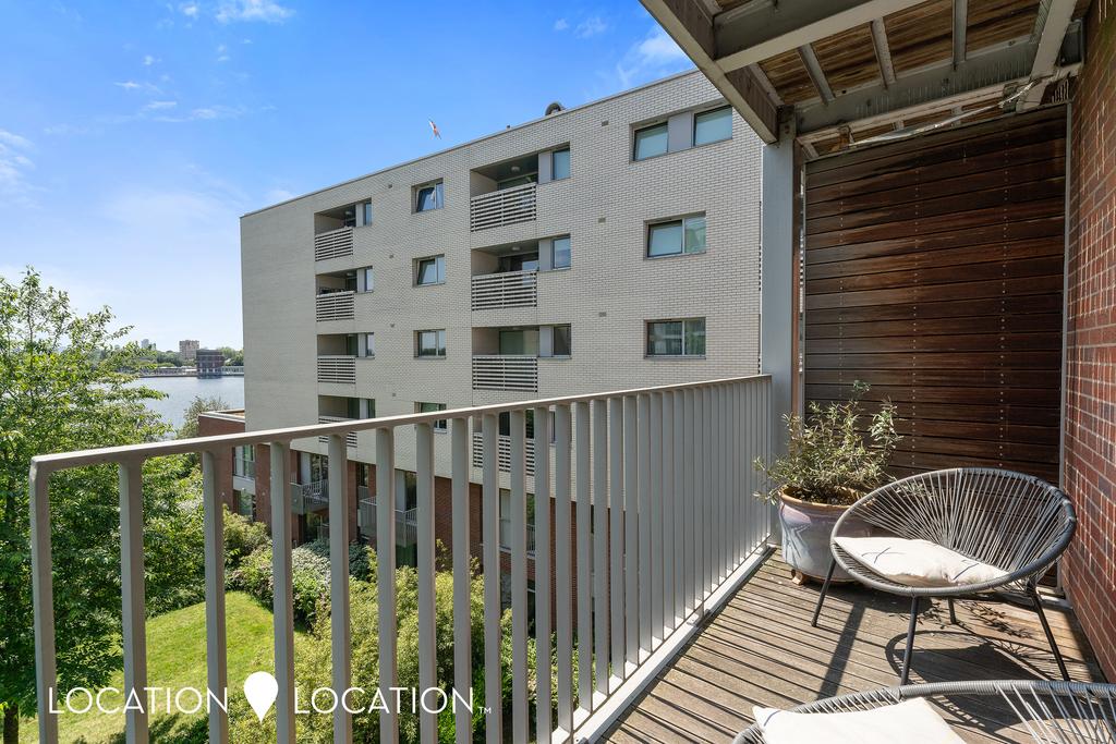 Aqua Apartments 13.jpg