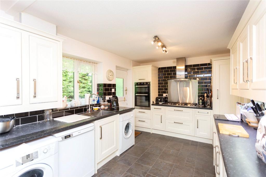 Moreton Drive, Pennington, Leigh... 4 bed bungalow £400,000