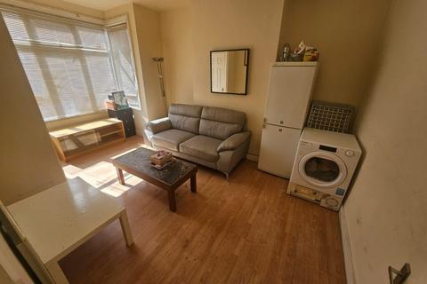 6 bedroom house share to rent, Room 6, Knowle Road, Burley, Leeds, LS4 2PJ