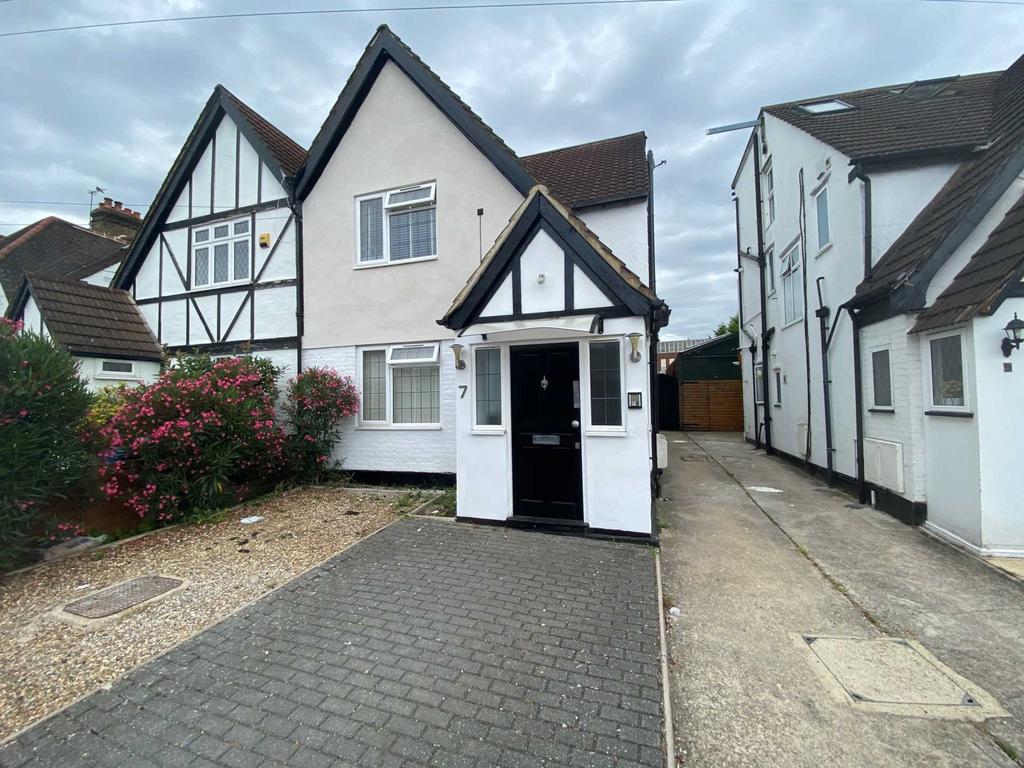 Handel Way, Edgware 2 bed £1,425 pcm (£329 pw)