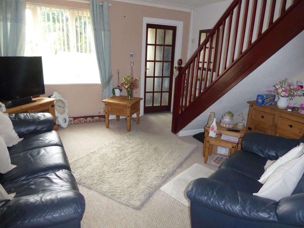 Winchelsea Close, Banbury 2 bed terraced house £205,000