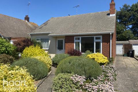 2 bedroom detached bungalow for sale - Red Barn Road, Colchester