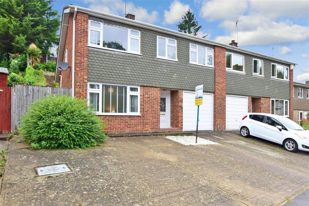 Chapman Avenue, Maidstone, Kent 3 bed semidetached house for sale £