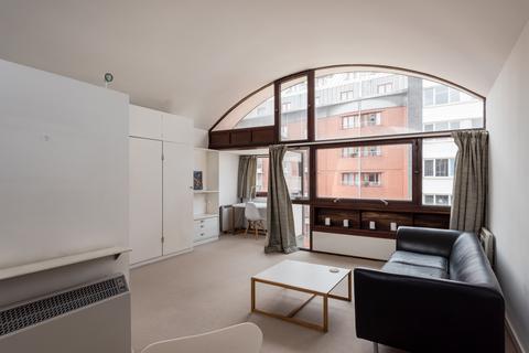 1 bedroom apartment to rent - Crescent House, Golden Lane Estate, London, EC1Y