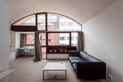 1 bedroom apartment to rent - Crescent House, Golden Lane Estate, London, EC1Y