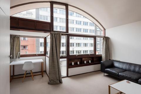 1 bedroom apartment to rent, Crescent House, Golden Lane Estate, London, EC1Y