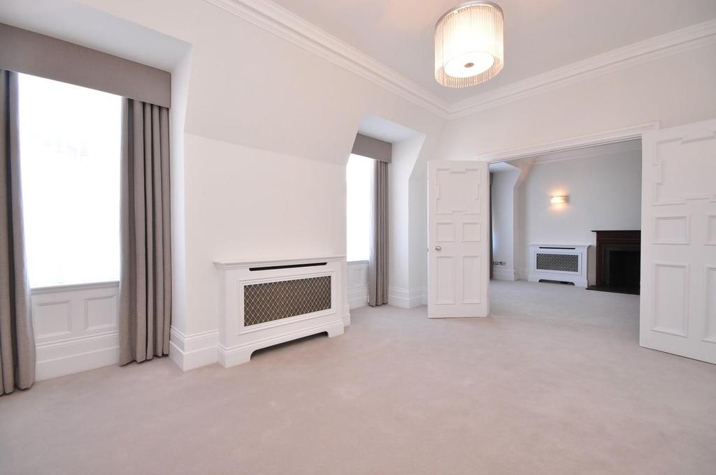 Harley House, Marylebone Road, Regent's Park, London, NW1 4 bed flat