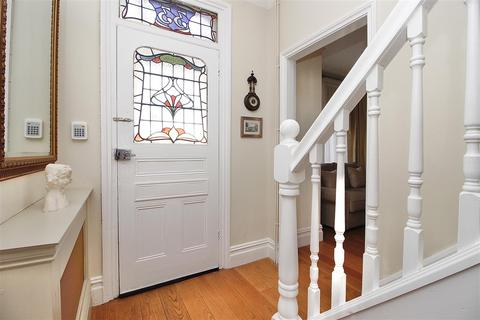 33 Cauldwell Hall Road, Ipswich, IP4 4QD
