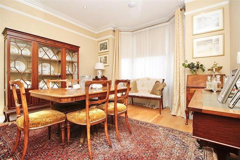 33 Cauldwell Hall Road, Ipswich, IP4 4QD