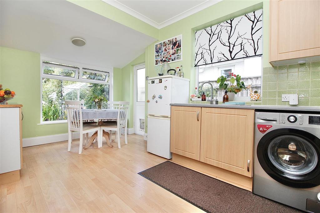 Kitchen /