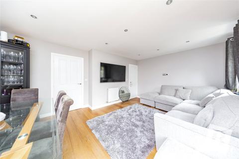 8 Courts Way, Aveley, South Ockendon, RM15 4DG