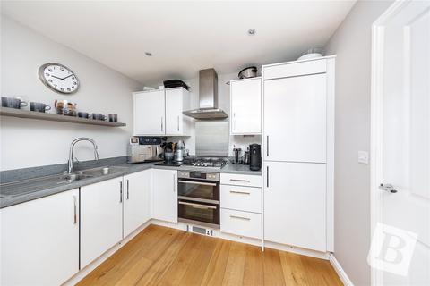 8 Courts Way, Aveley, South Ockendon, RM15 4DG