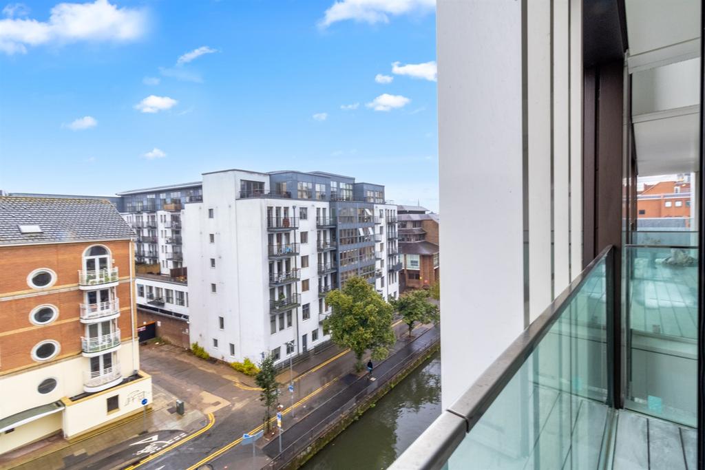 Verto Building, Reading, RG1 1 bed flat - £270,000