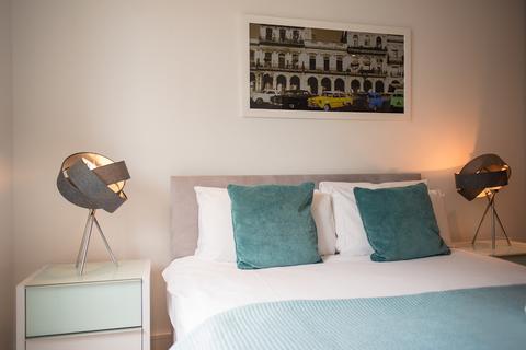 2 bedroom flat to rent - Lincoln Plaza, London E14 9BD, UK