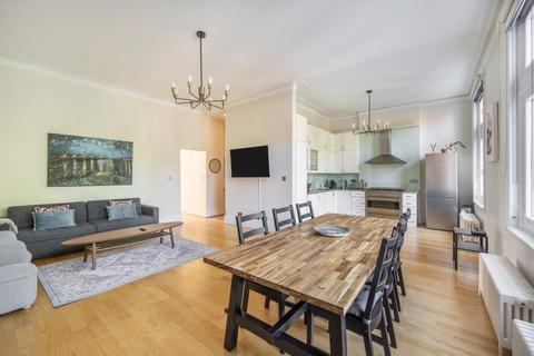 2 bedroom flat for sale, Palace Court, Notting Hill, London