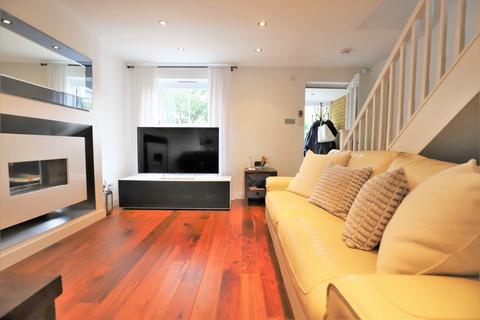 10 Binstead Close, Hayes, UB4 9YE