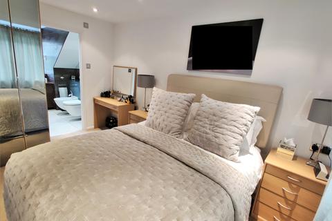 10 Binstead Close, Hayes, UB4 9YE