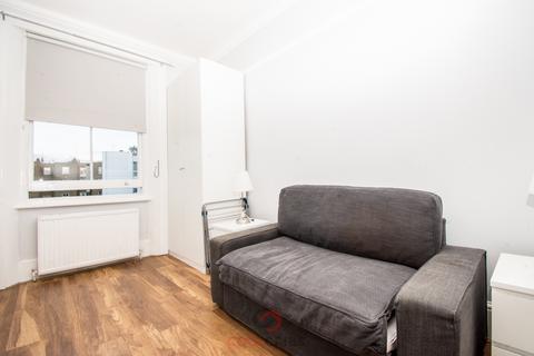 Studio to rent, Linden Gardens, Notting Hill Gate, London W2