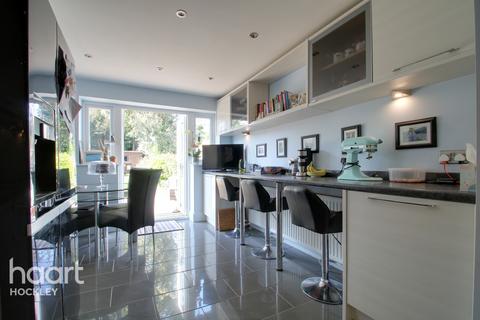 21 Canewdon View Road, Rochford, SS4 3DT