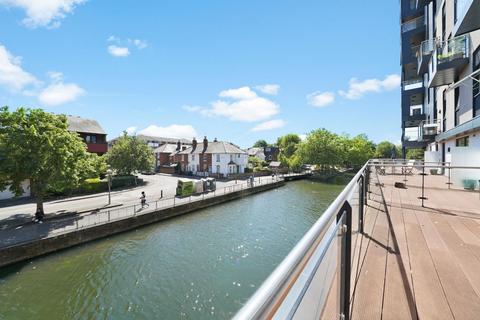 2 bedroom apartment to rent, RG1 Kennet Hse 07