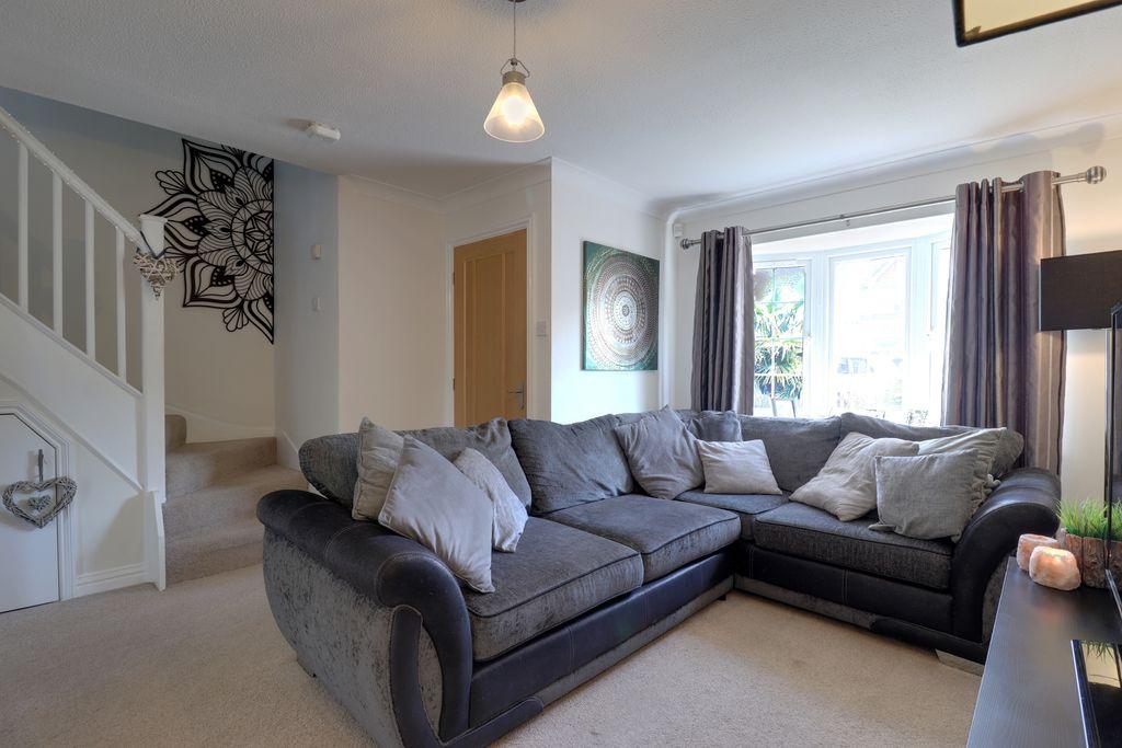 Kipling Grove, Pontefract WF8 1LF 3 bed semidetached house £170,000