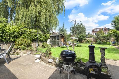 1 Harefield, Esher, KT10 9TG