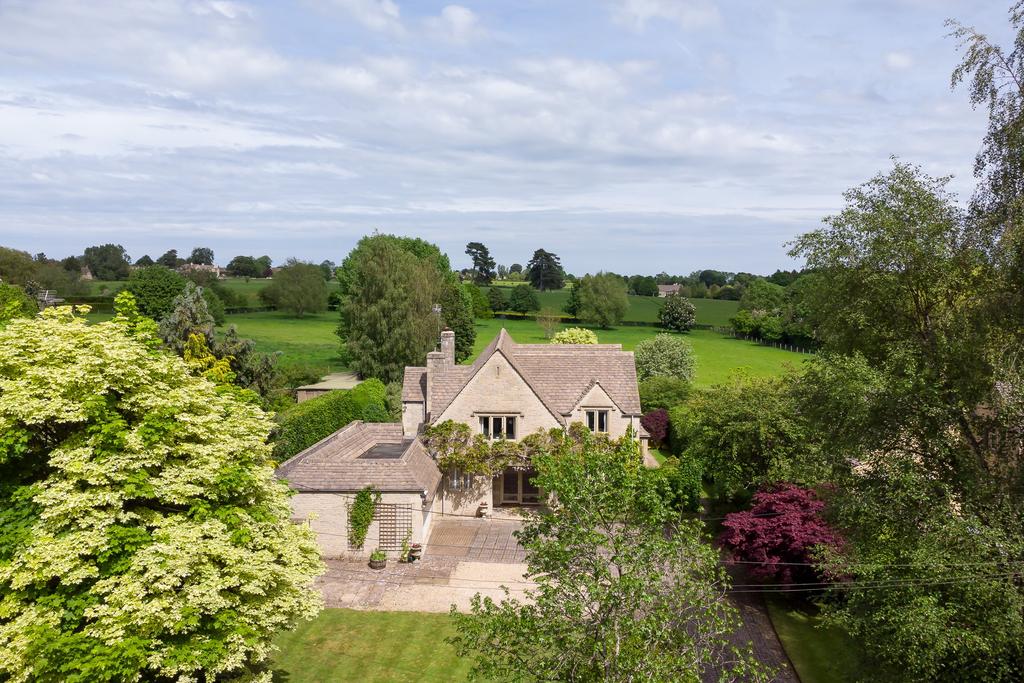 Ampney Crucis 4 bed detached house £975,000