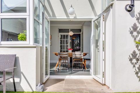 33 First Avenue, London, SW14 8SP