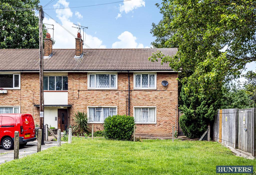 Sheringham Road, Romford, RM7 9BX 2 bed flat £250,000