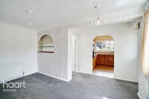 2 Cromwell Way, Witham, CM8 2ES