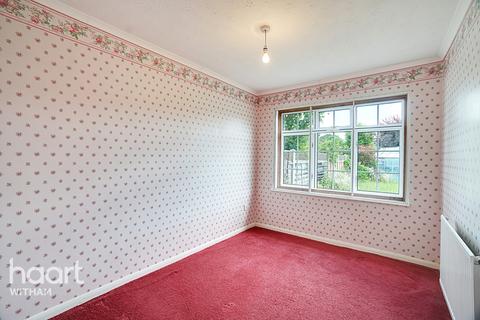 2 Cromwell Way, Witham, CM8 2ES