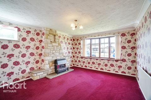 2 Cromwell Way, Witham, CM8 2ES