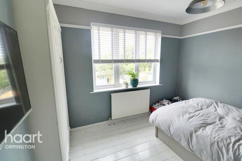4 Bushey Avenue, Petts Wood, Orpington, BR5 1EP