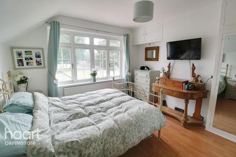 4 Bushey Avenue, Petts Wood, Orpington, BR5 1EP