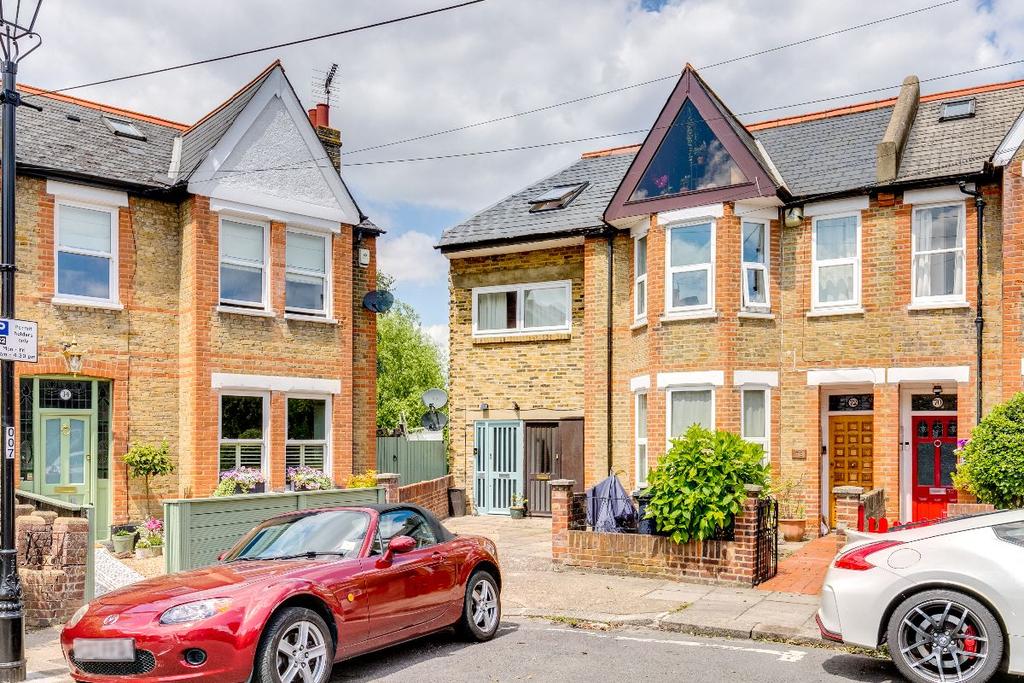 Gordon Avenue, St. Margaret's 1 bed apartment £269,950