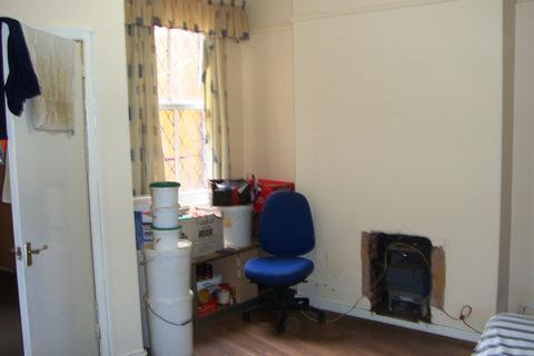 124 Bridge Road, Leicester, LE5 3QN