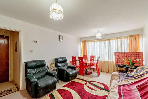 29 Illingworth Close, Mitcham, CR4 3QF