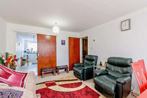 29 Illingworth Close, Mitcham, CR4 3QF