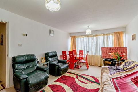 29 Illingworth Close, Mitcham, CR4 3QF