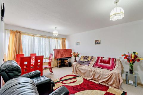 29 Illingworth Close, Mitcham, CR4 3QF